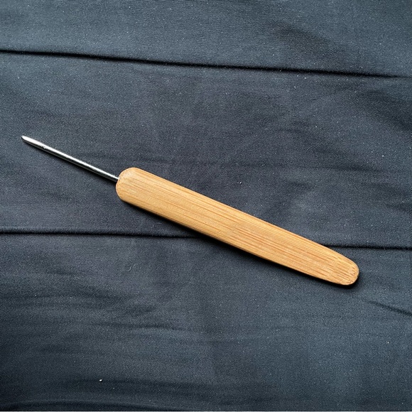Crochet Hook 2.75mm Wooden Handle - Picture 3 of 3